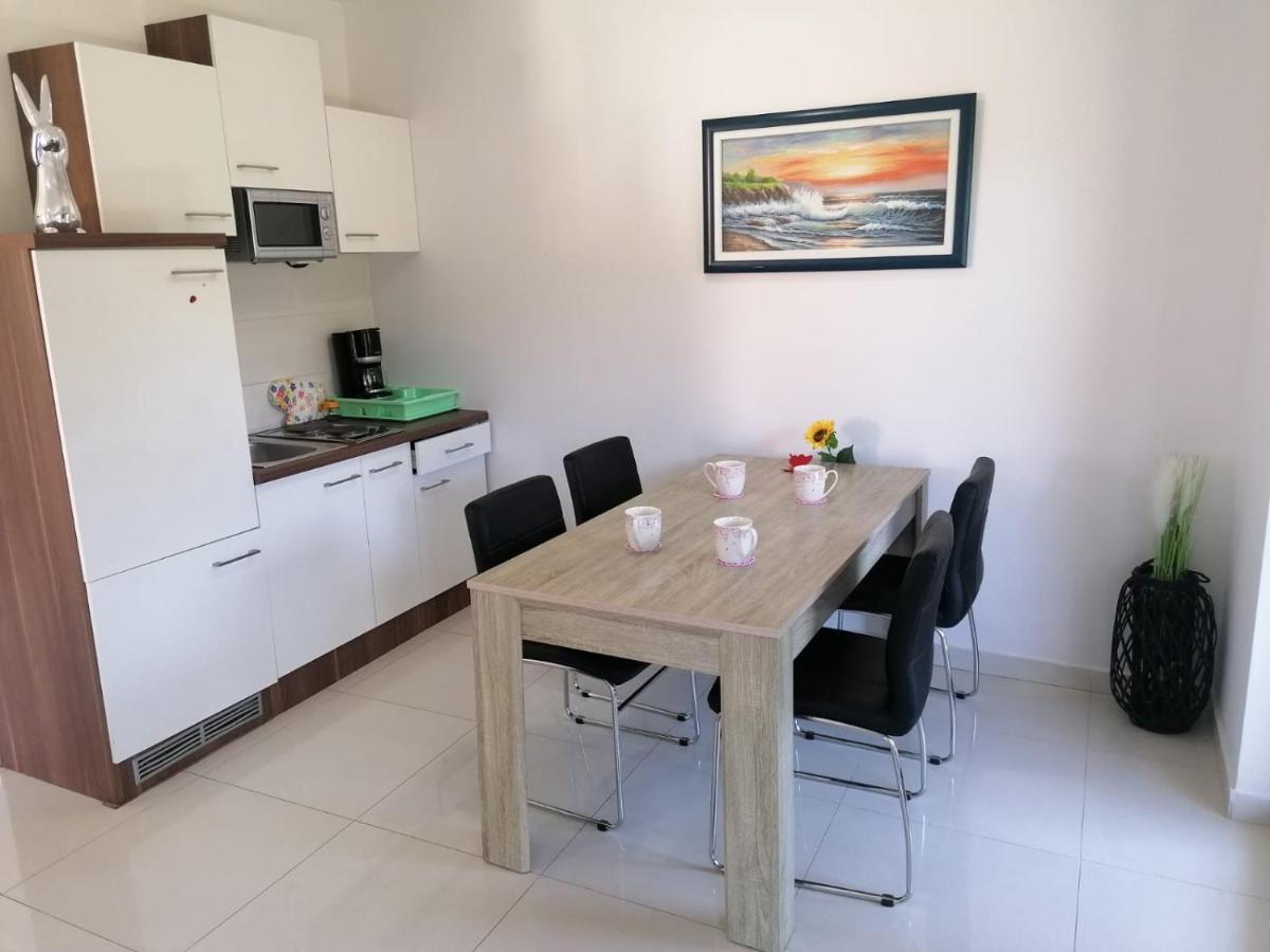 Apartmani U Kastelima Kaštela Kültér fotó